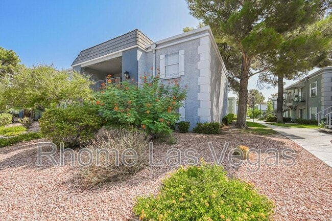 Building Photo - 3823 S Maryland Pkwy