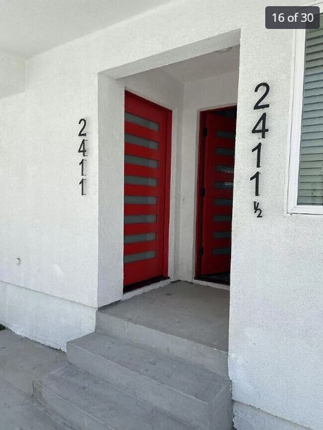 Foto del edificio - 2411 1/2 Ridgeley Dr