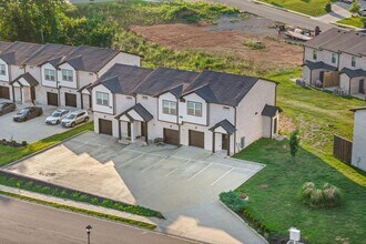 Building Photo - 1172 Meadowhill Ln