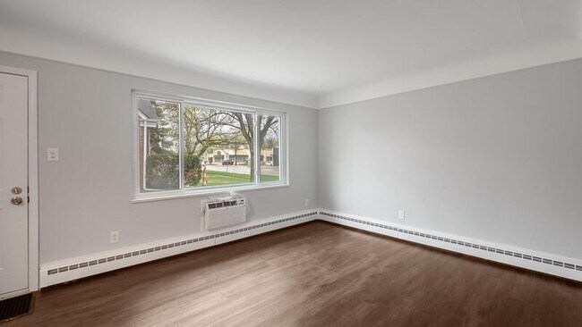 Foto del edificio - 1611 W Nine Mile Rd