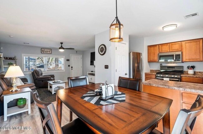 Building Photo - 209 Sinclair Ave