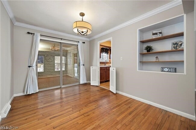 Building Photo - 4960 W Park Dr