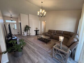 Building Photo - 265 N Dixie Dr