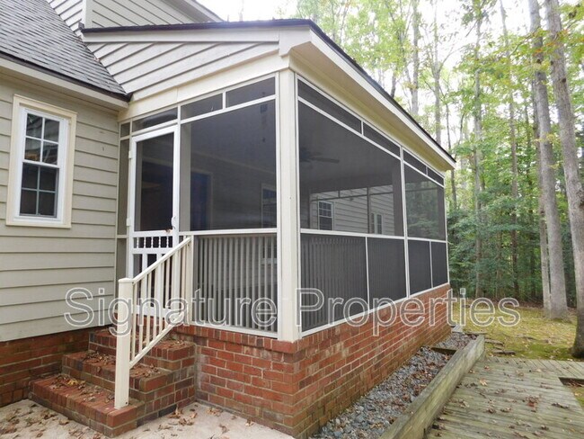 Foto del edificio - 4203 Poplar Grove Terrace