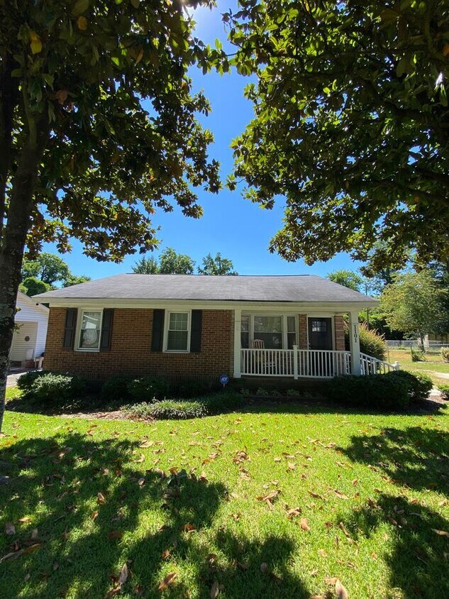 Foto principal - 1101 S Kilbourne Rd