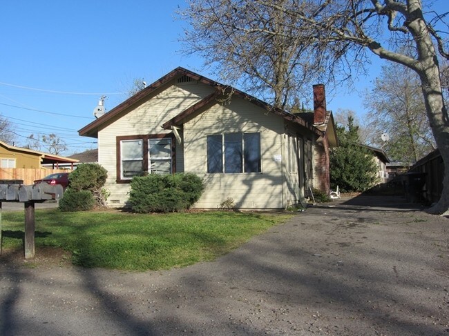 Building Photo - 1705 Kenwood St