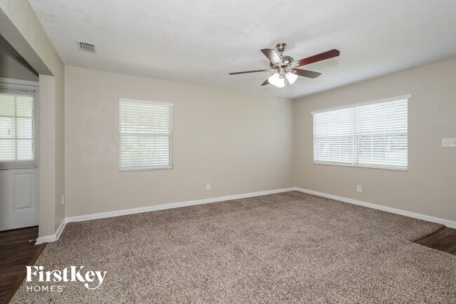 Building Photo - 3044 Yanlee Ln