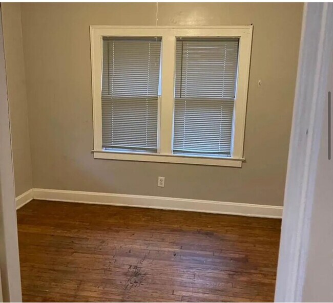 Foto del edificio - 3 bed 1 bath
