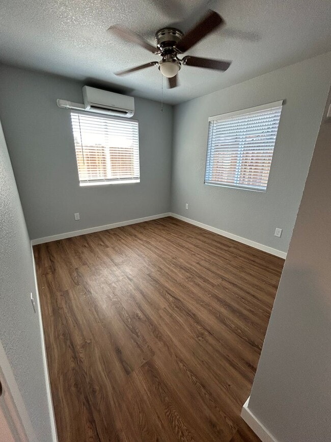 Building Photo - Free October Rent! New 2 Bed/2 Bath Home i...