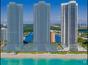 Building Photo - 16001 Collins Ave