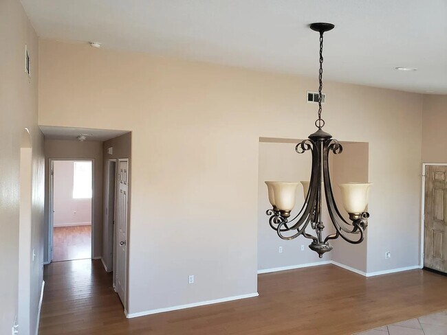 Foto del edificio - 27670 Hollyoak Way
