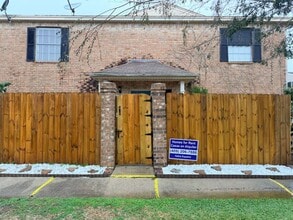 Building Photo - 9252 Glen Meadow Ln