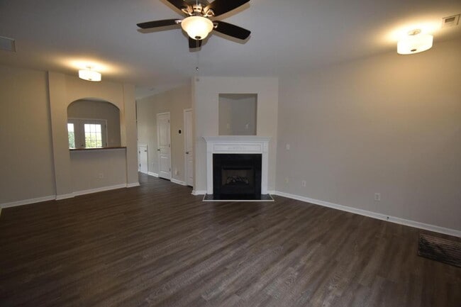 Building Photo - 1077 Woodglen Ln