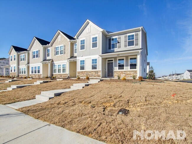 Building Photo - 4 Bedroom Townhome in Raleigh