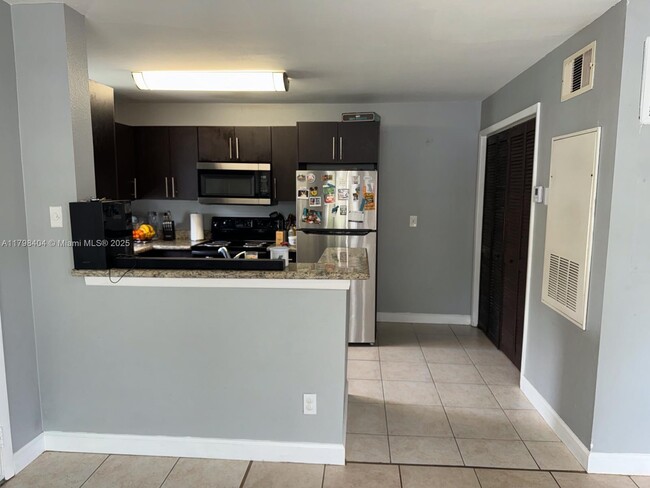 Foto del edificio - 3990 NW 87th Ave