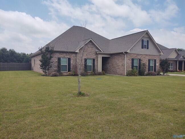 Foto del edificio - 105 Twin Springs Dr