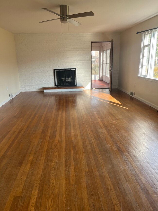 Building Photo - 169 PA-68