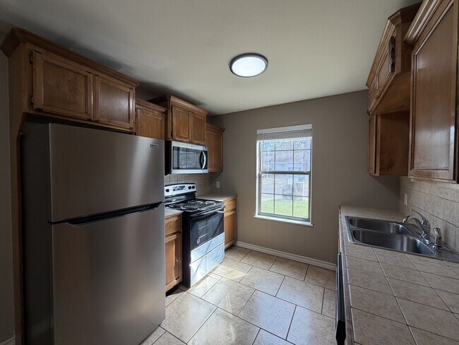 Building Photo - 2415 Laurel St