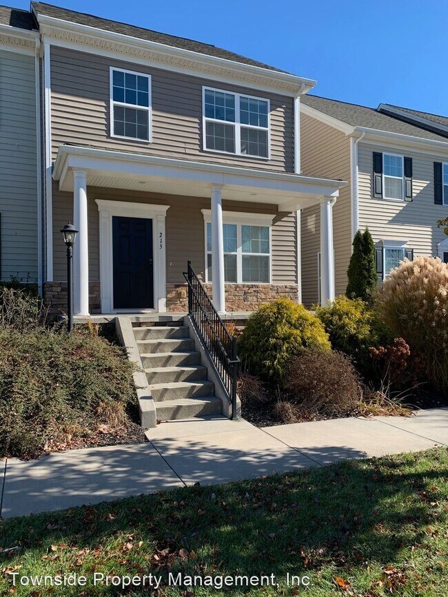 Building Photo - 3 br, 2.5 bath House - 215 Phoenix Blvd.