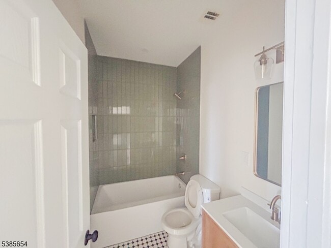 Building Photo - 261 22nd St