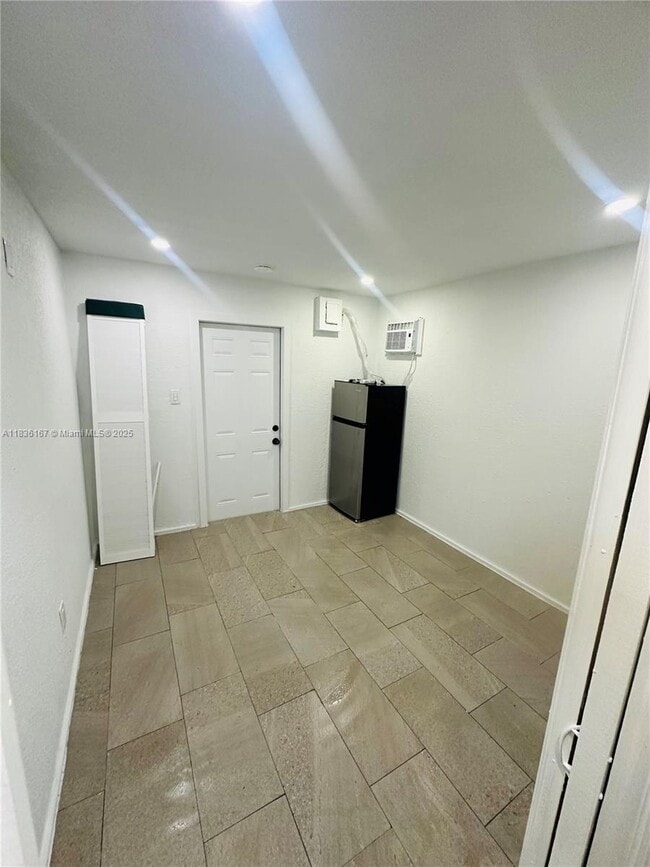Foto del edificio - 4971 NW 179th St