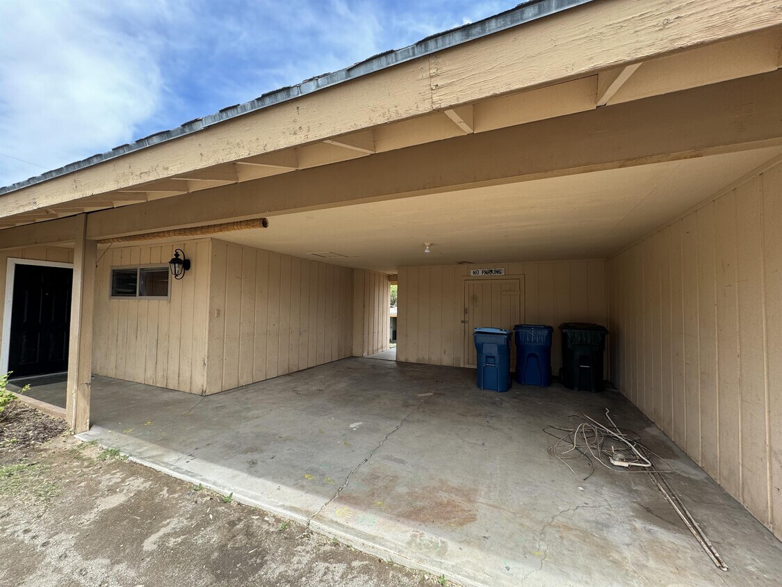Primary Photo - 1345 Agate Ave