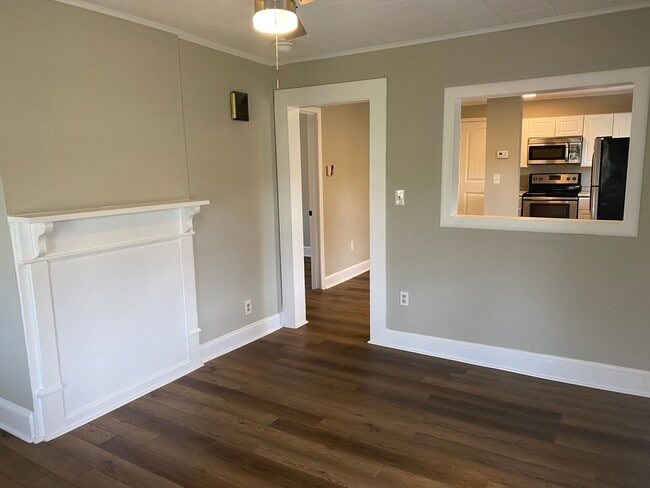 Building Photo - AVAILABLE TO SHOW!!!