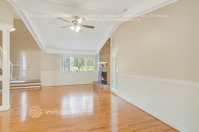 Foto del edificio - 911 Buckingham Rd