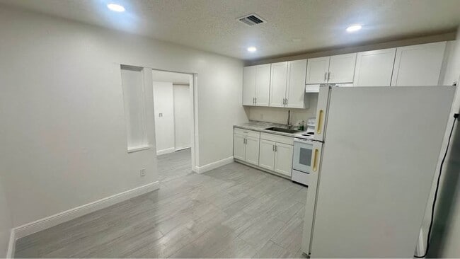 Foto del edificio - 3373 Hi St