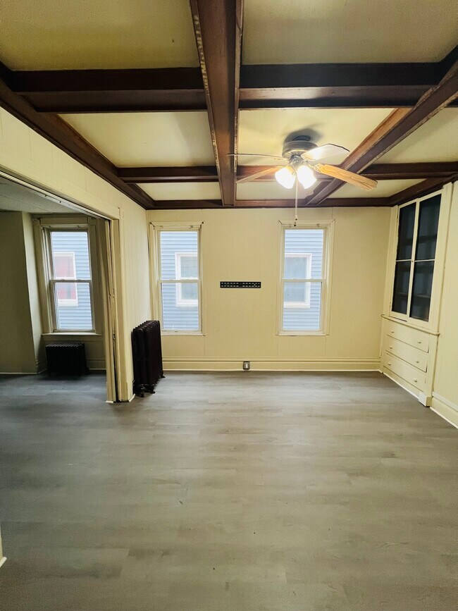 Foto del edificio - 1625 6th Ave