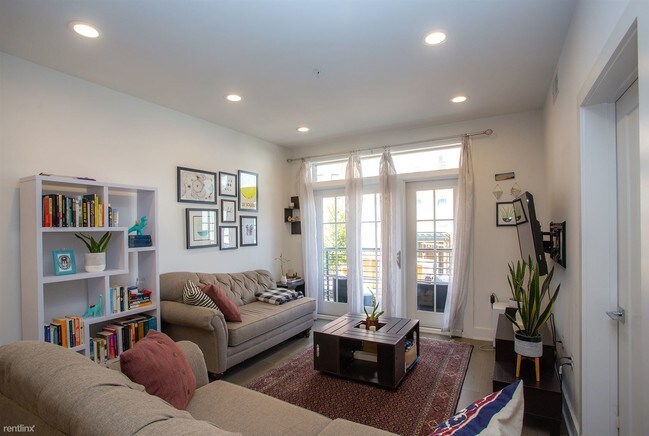 Foto del edificio - 1412 Chapin St NW