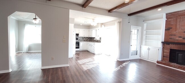 Building Photo - 14500 S Summertree Ln