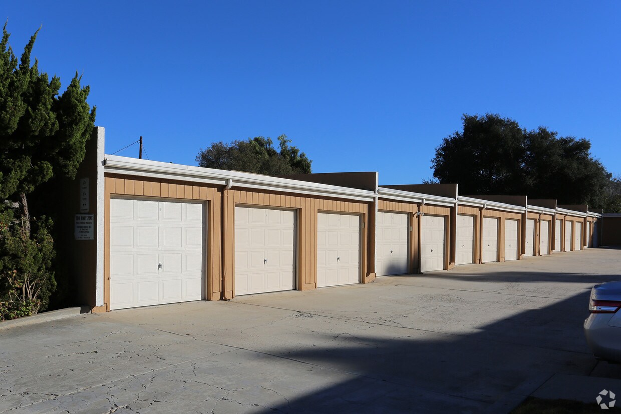 Building Photo - 937-971 Mollison Ave