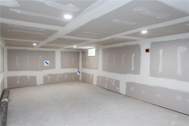 Building Photo - 541 E Pearl St.