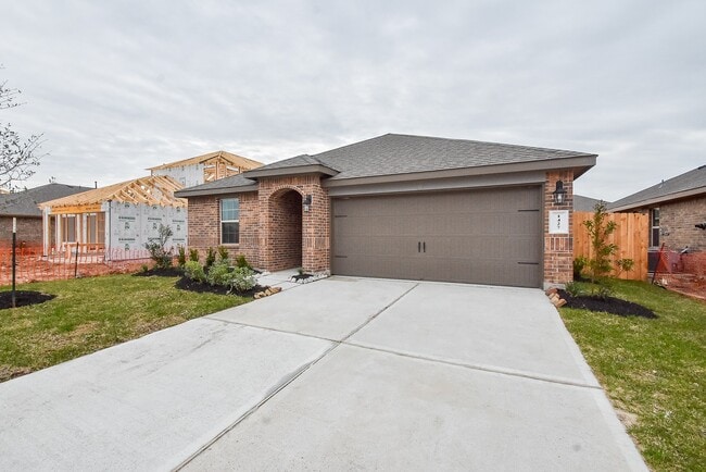 Building Photo - 1427 Central Heights Dr