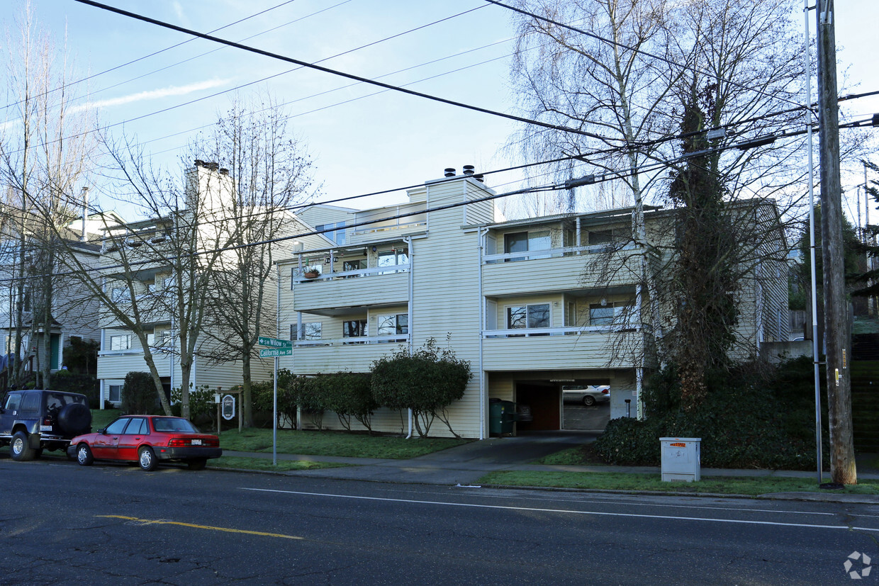 Primary Photo - California Court