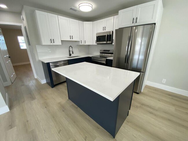Foto del edificio - 332 Walton Blvd