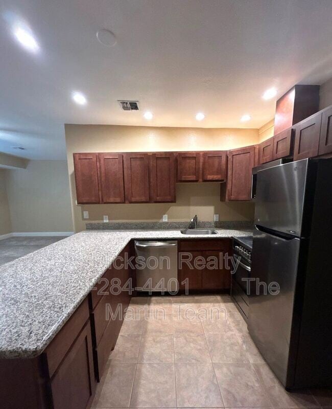 Building Photo - 474 Sunshine Ln