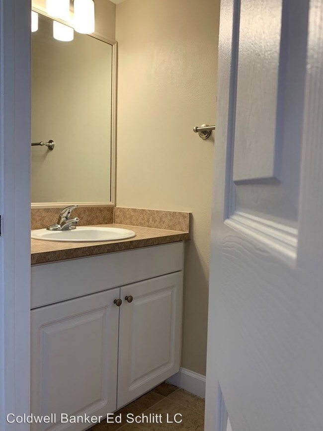 Building Photo - 3 br, 2.5 bath House - 172 Carol Susan Lane