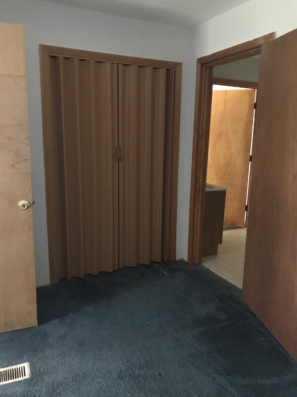 Building Photo - Home in Buffalo for rent