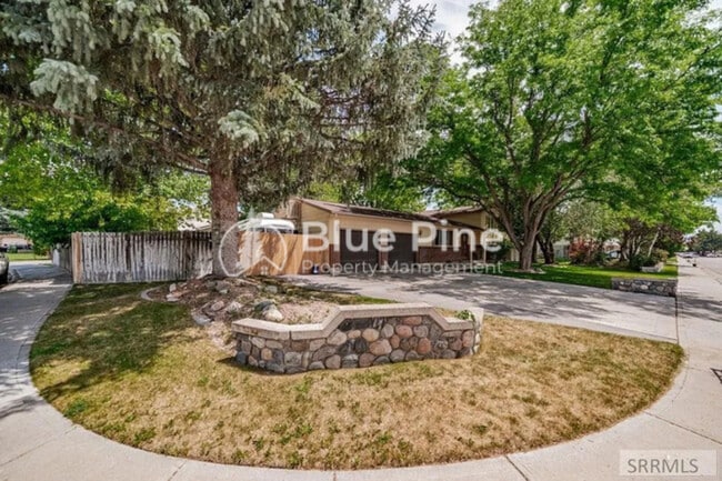 Building Photo - 648 Buckboard Ln