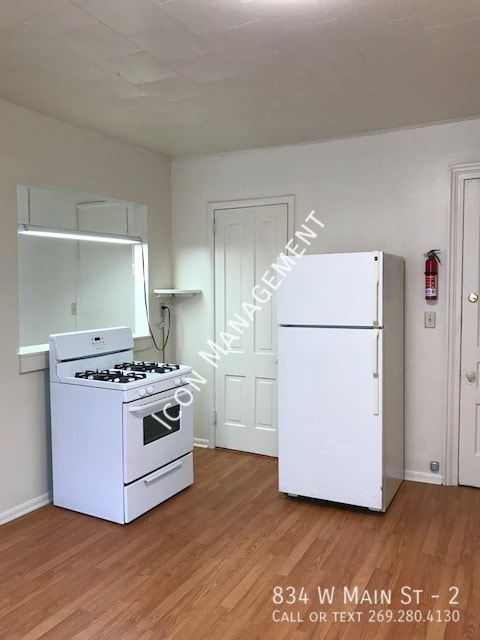 Foto del edificio - 834 W Main St