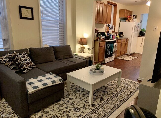 Building Photo - 1 br, 1 bath Apartment - 2804 S Lowe Ave