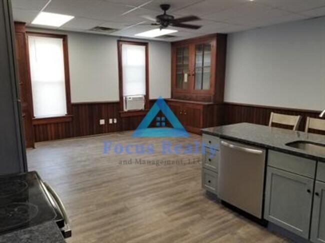 Foto del edificio - 1315 W Market St