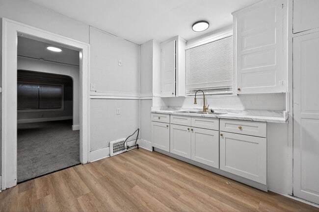 Building Photo - 16189 San Juan Dr