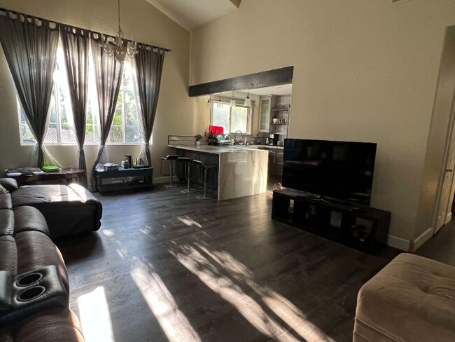 Foto del edificio - 1134 Adele Ln