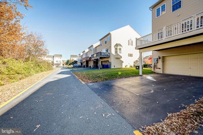 Building Photo - 43022 Spyder Pl