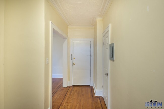 Foto del edificio - 979 Clinton Ave