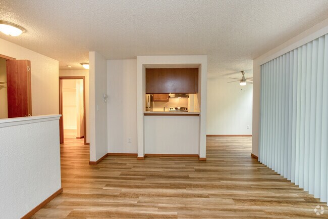 1HAB,1BA-724SF - Steel Lake Plaza