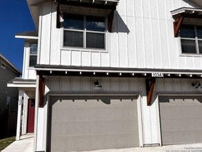 Building Photo - 10343 Lynwood Crk